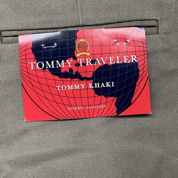 Tommy Hilfiger Traveler Khakis Pants Beige Pleated Mens Size 33x32 NEW With Tags - Picture 3 of 5